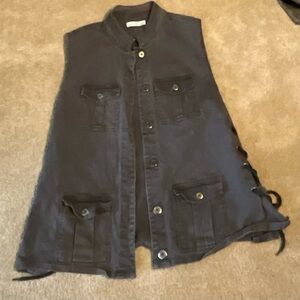 Men's Black Sleeveless Jacket